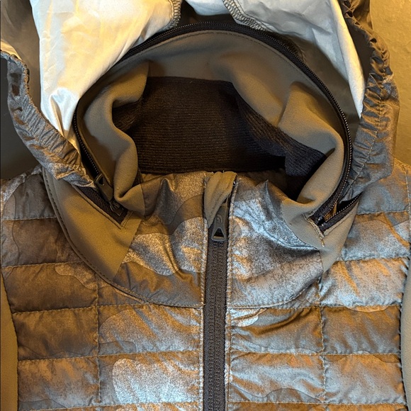 THE NORTH FACE THERMOBALL HYBRID VEST - Picture 6 of 14